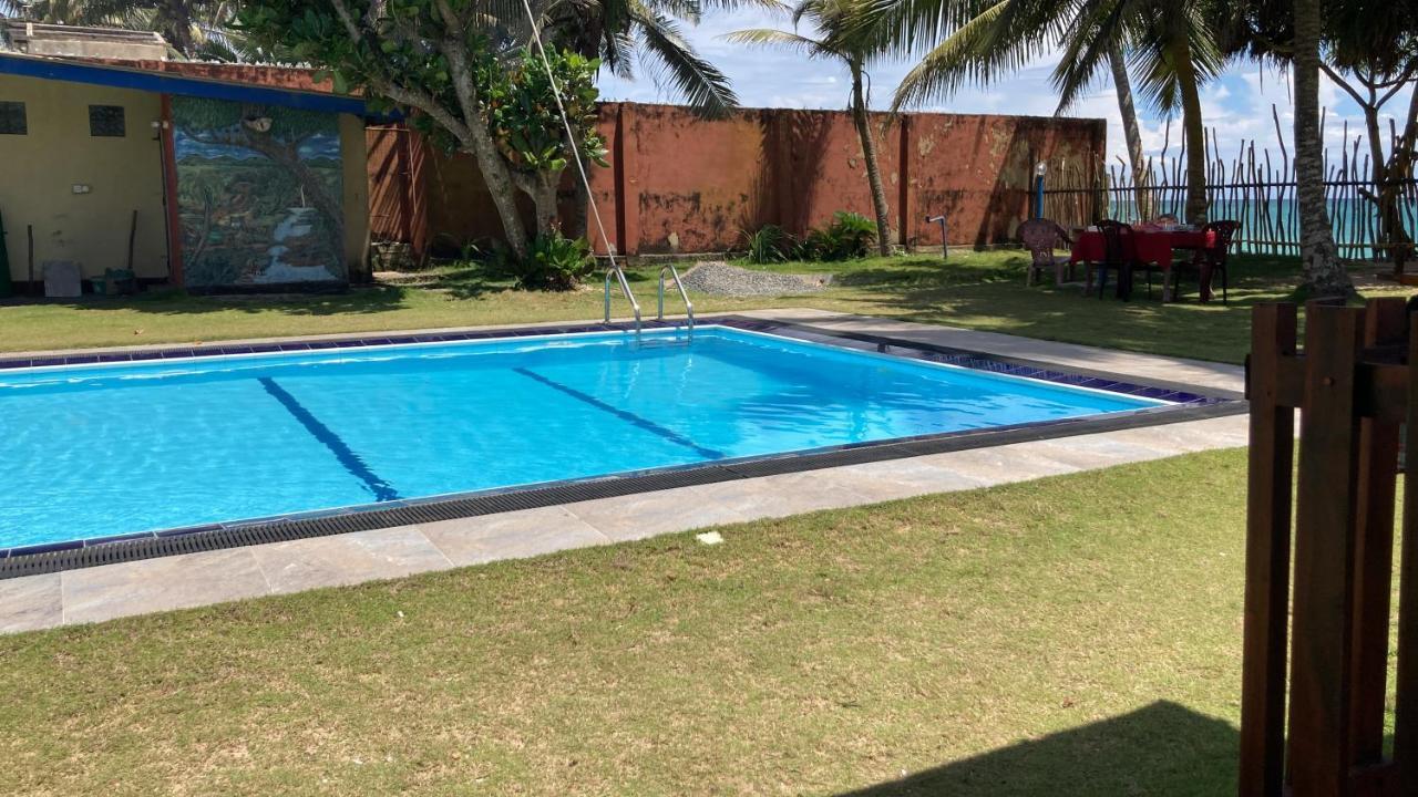 Airy Dale Villa And Guesthouse أمبالانغودا المظهر الخارجي الصورة