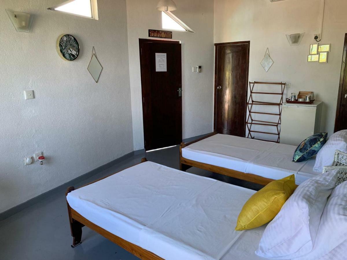Airy Dale Villa And Guesthouse أمبالانغودا المظهر الخارجي الصورة